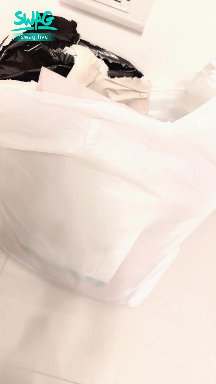 nanalittlepupy : 🔞開箱到一半…是不是應該換給你們看？
