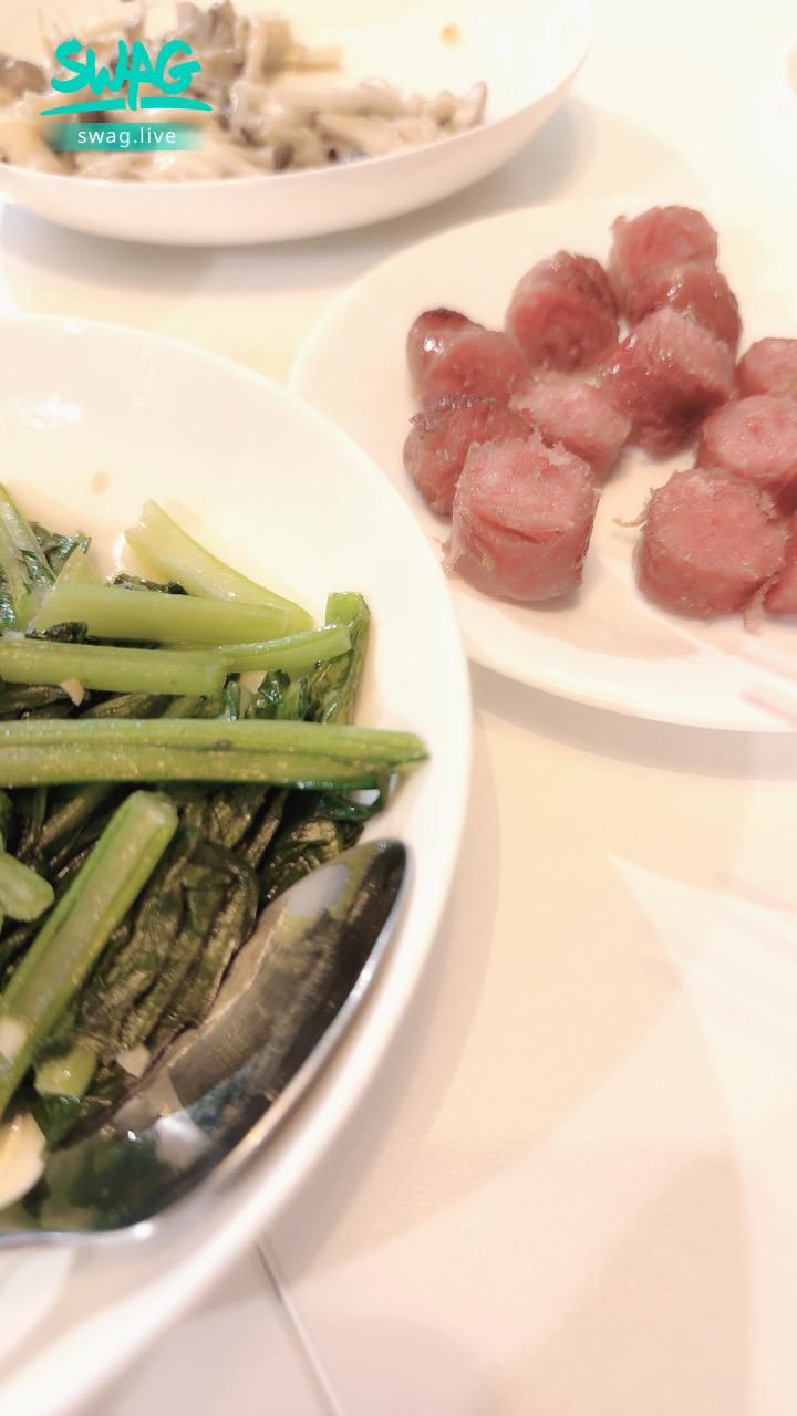 nanalittlepupy : 吃飯飯寶寶🫣