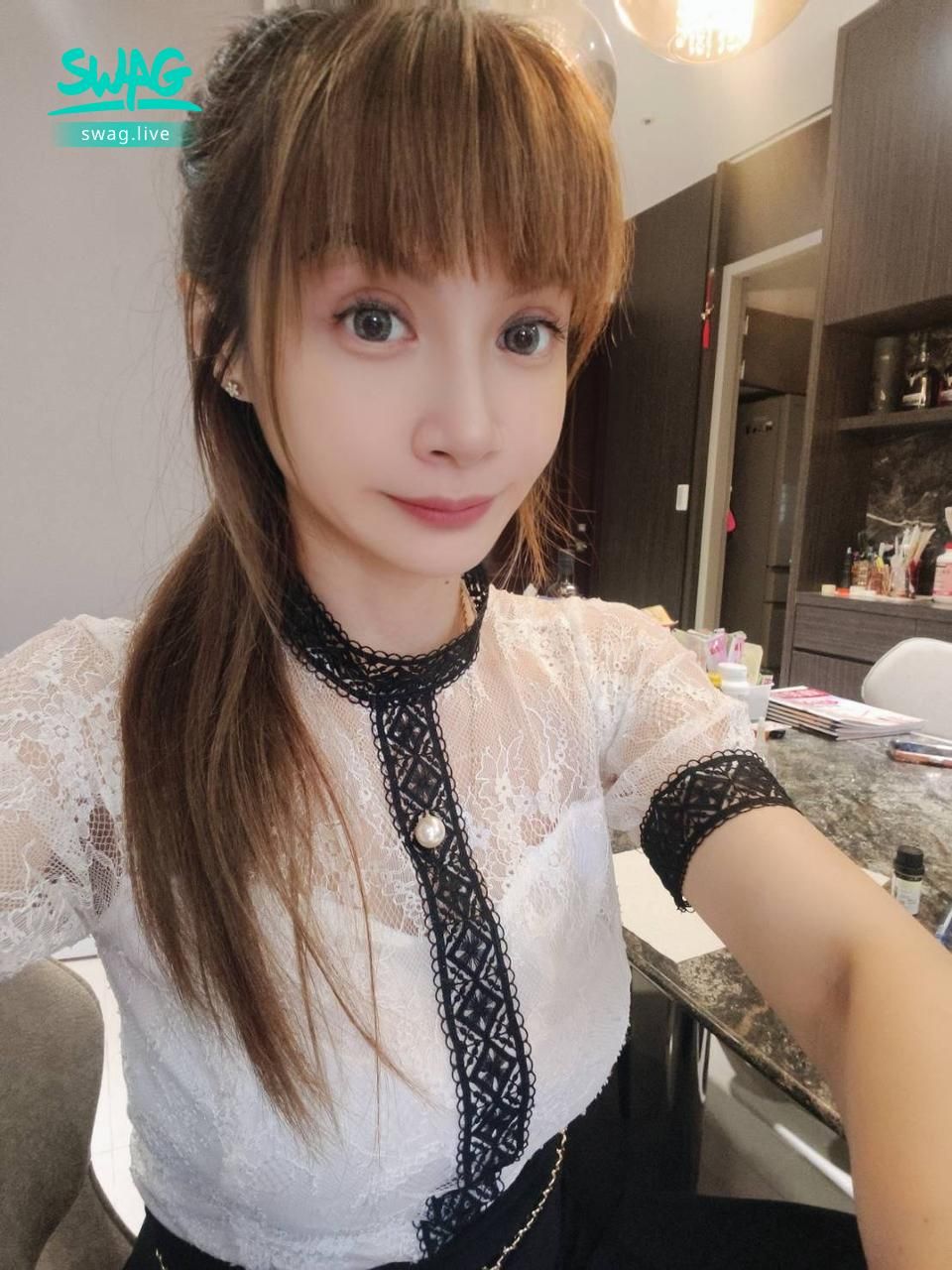 _ricecake__ : Babe你們覺得年糕今天這身裝扮還可以嗎✨😻