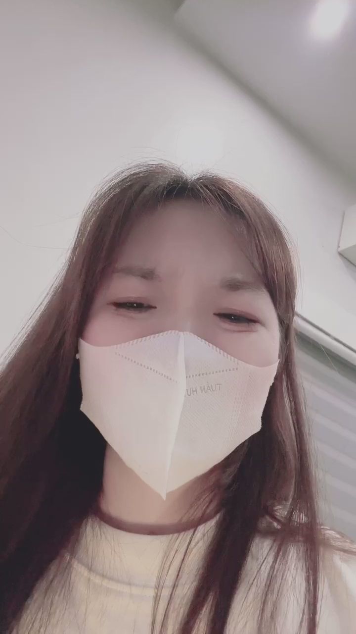 minapp : 指尖與粉紅震動器的雙重誘惑，感受最直白的感官衝擊 💗 #玩具 #私密特寫 #誘惑