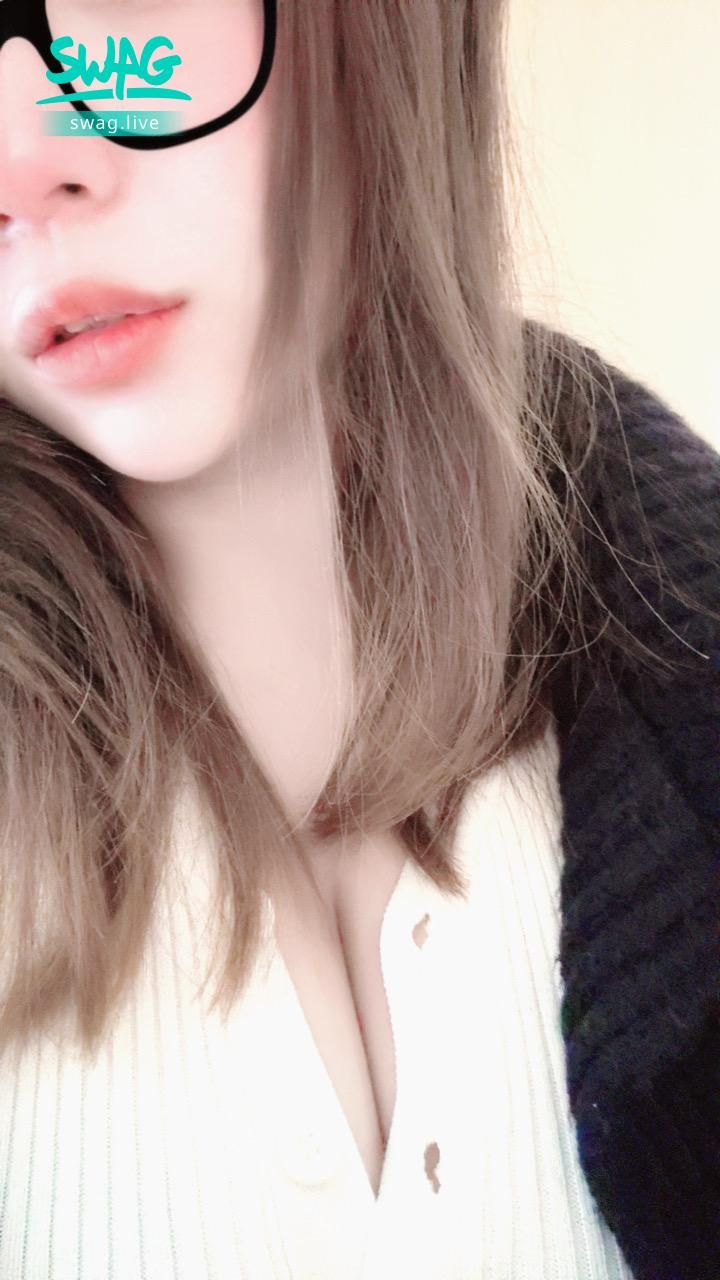 nanalittlepupy : 有時候私訊會有延遲問題如果我沒有回到麻煩幫我丟個小禮物提醒我好嗎💗謝謝哥哥
