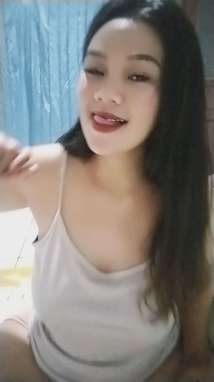  : 猜猜我接下來想做什麼？😘 #俏皮 #甜美 #女友感 #心動