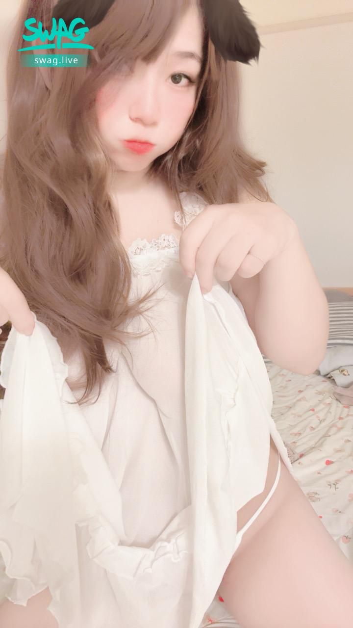 nanalittlepupy : 有人要陪娜娜玩耍嗎?
任務禮物💝不足 拜託哥哥幫忙好嗎🫣
你看人家很有誠意的🫣