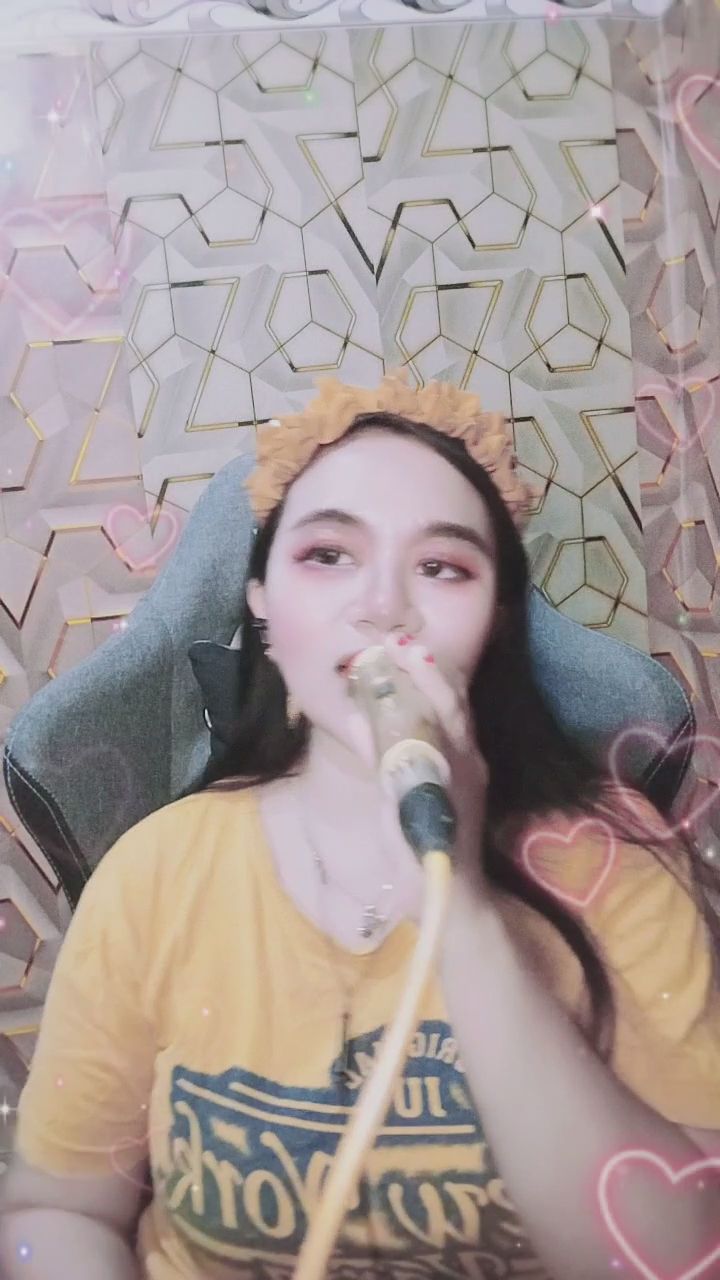 ikha2233 : 閉上眼，跟我一起沉浸在旋律裡吧🎶🥺 #走心 #感性時刻 #深情