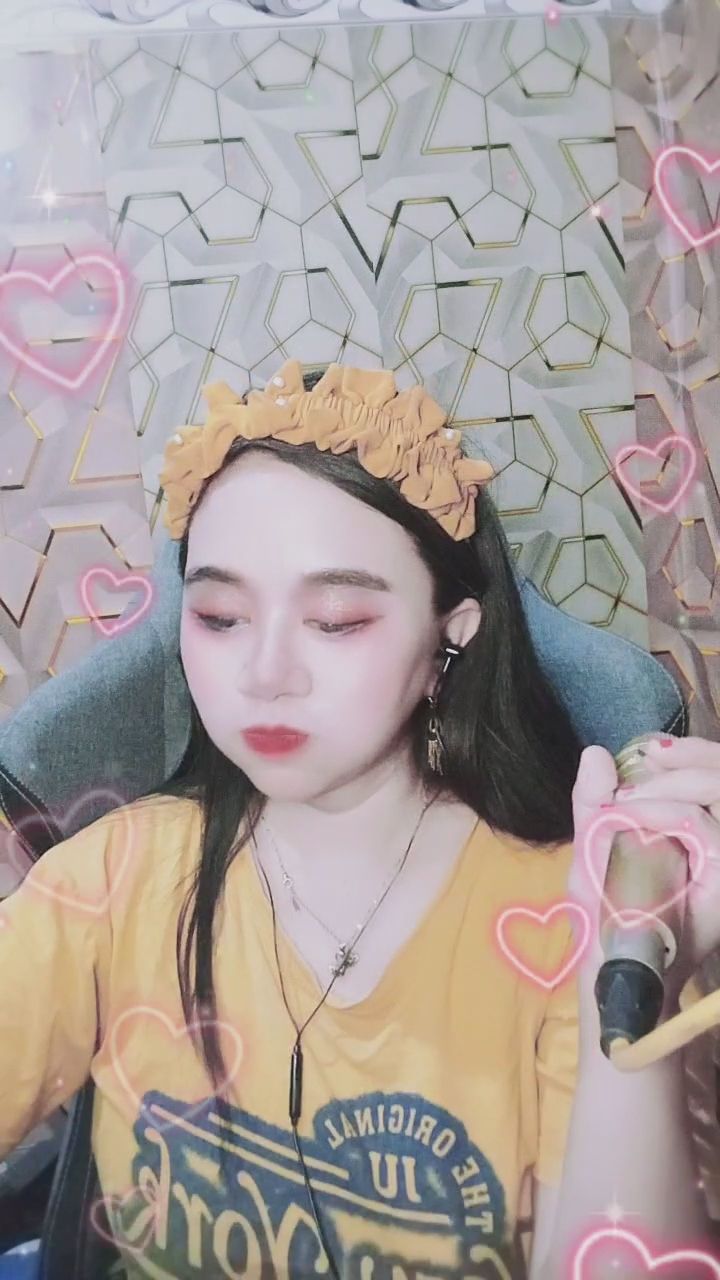  : 聽我唱這首歌，心都給你了唷❤️✨ #甜美互動 #直播日常 #專屬為你