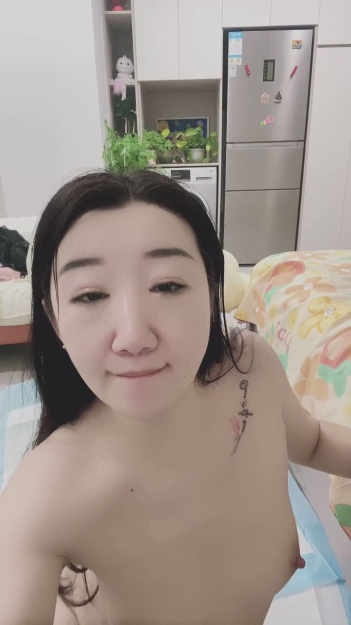 ller985 : 褪去防備的瞬間，給你最直接的視覺震撼。 🍑 #火辣身材 #終極誘惑