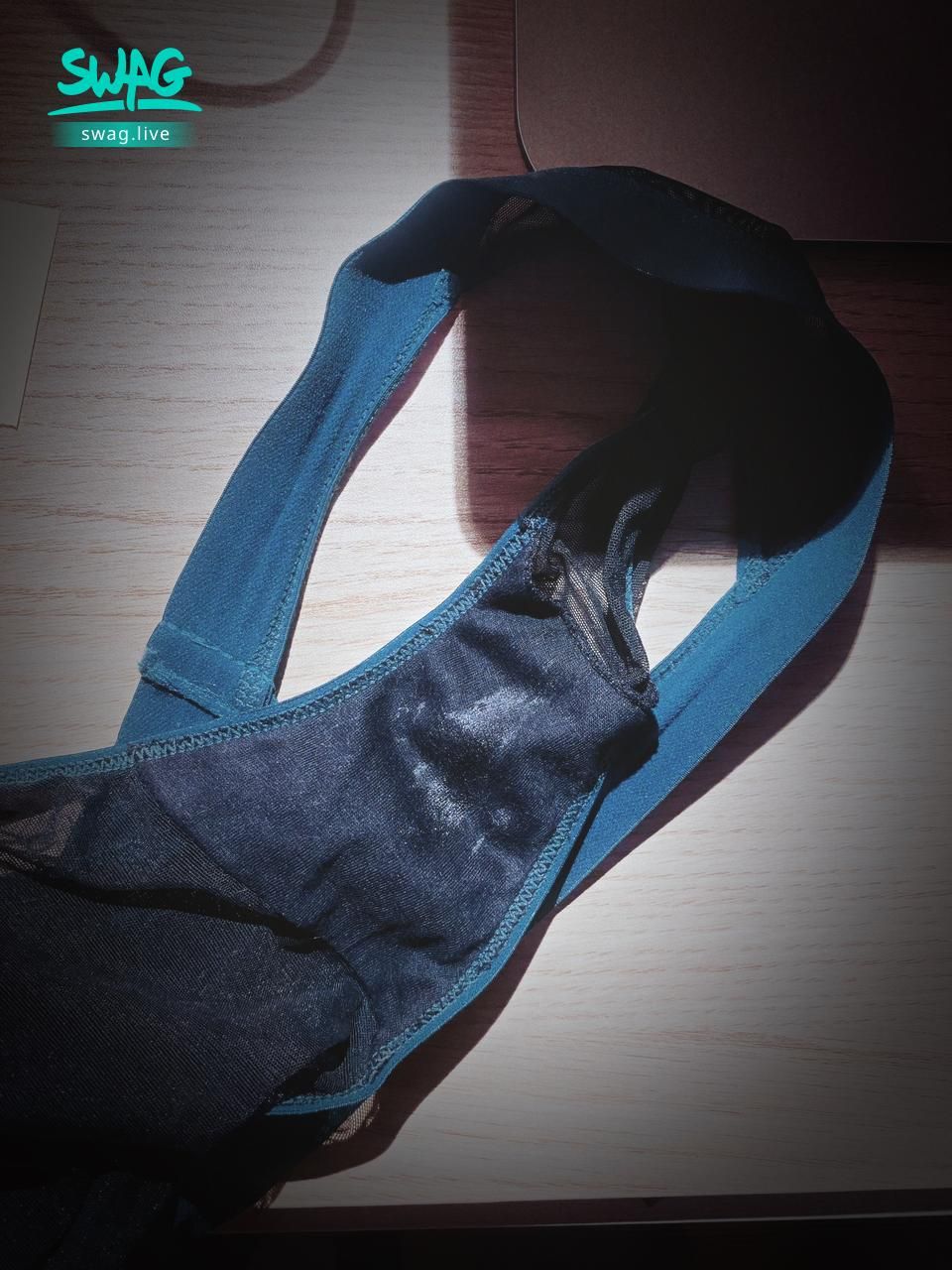 mimi_333 : 看到你如此專注的看著我
潮水退了
就知道海嘯🌊來的多著急(?
圖為AI 生成🙂↔️