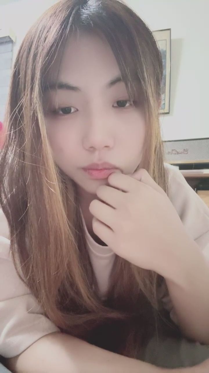 07.w_n : 輕撥長髮的溫柔，想在你的耳邊輕輕訴說✨ #長髮 #溫柔 #女友日常 #聊天 #陪伴