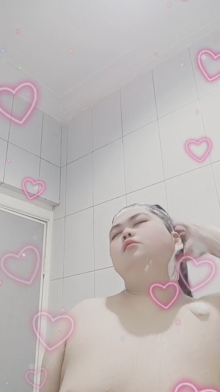 sinceresas : 滿滿的泡沫派對～看著我都覺得療癒了🛁✨ #淋浴 #洗澡 #沐浴 #濕身