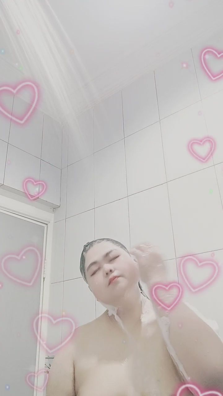 sinceresas : 洗去一整天的疲憊，沖水的這一刻最放鬆了🚿😌 #洗澡 #淋浴 #舒壓日常 #濕身