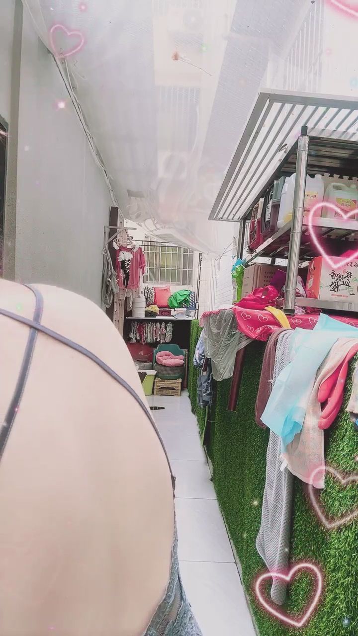 x8011 : 就算只是在家打掃，也要穿上最愛的蕾絲睡衣等你❤️ #蕾絲誘惑 #居家日常 #性感視角