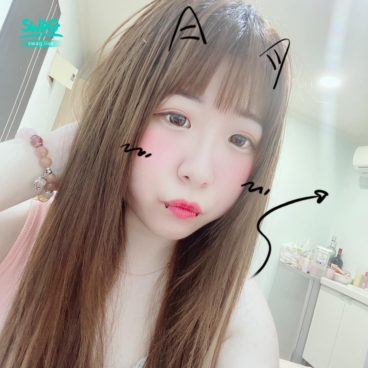 xxuan_9967 : 之前開播一個禮拜就停了
現在回來還算是新人吧😂
有沒有認得我的寶寶呢😈 #私訊 #日常 #性感 #生活 #可愛 #新人