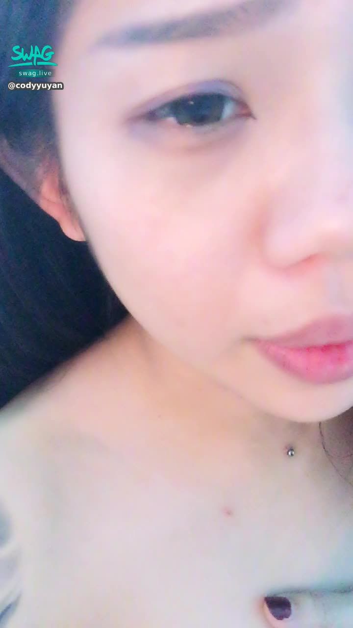 codyyuyan : 換衣服出門去😍