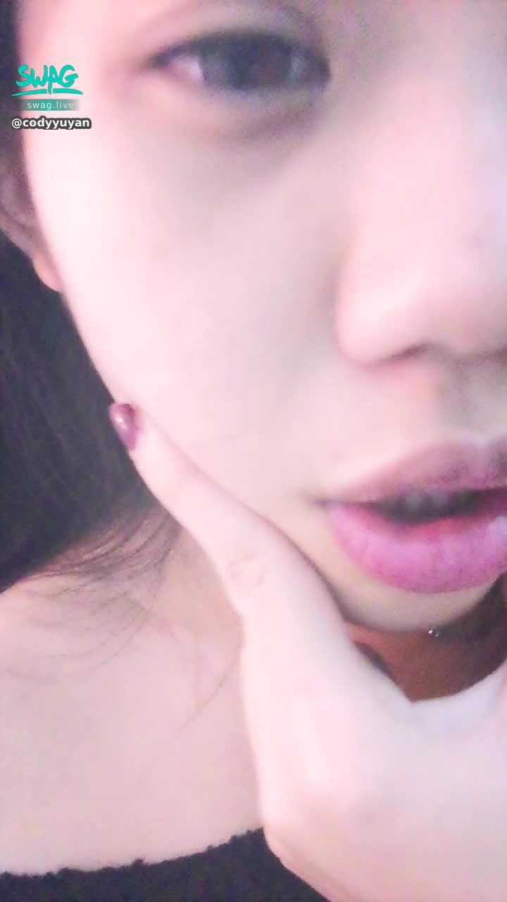 codyyuyan : 看到我長的有多可愛了嗎哈哈，其實我也有可愛的一面