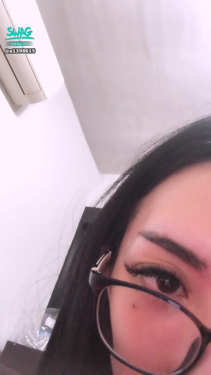 a1398615 : 臉書  罔腰  吳罔腰