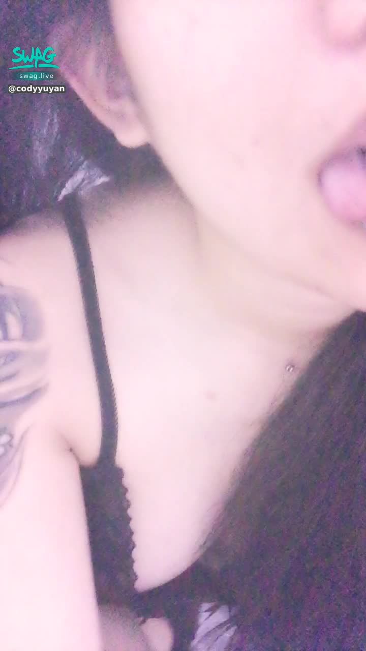 codyyuyan : 露臉騷給你們