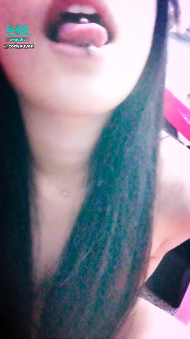 codyyuyan : 色寶寶快來跟我玩棒棒喔😍😍😍