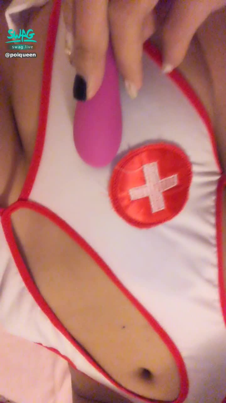 poiqueen : 跳蛋把人家乳頭弄好癢