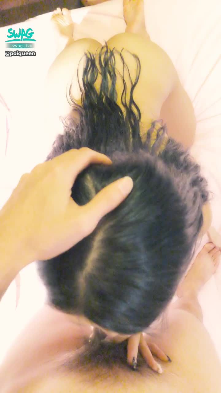 poiqueen : 男粉濕的棒棒在我嘴裡抽插