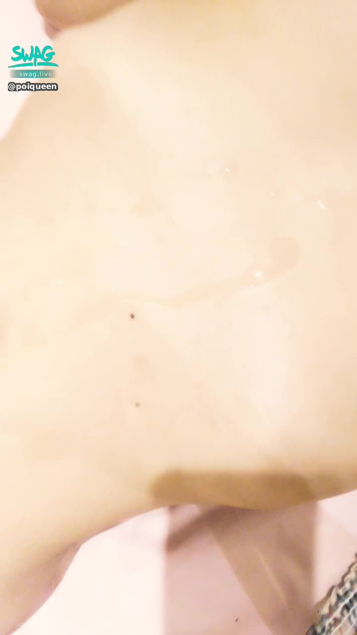 poiqueen : 滿滿的精液射在奶上💦💦💦💦💦💦💦