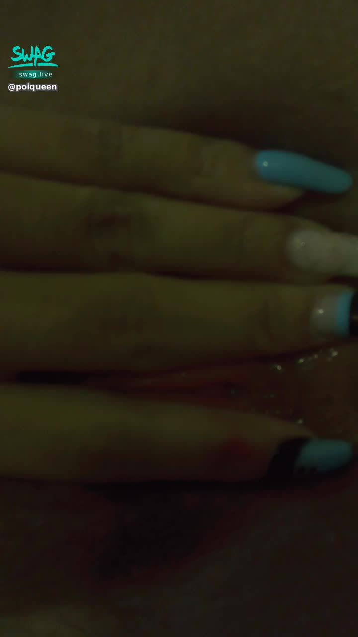 poiqueen : 騷穴又被內射 流出滿滿的精液