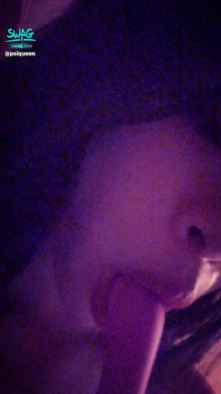 poiqueen : 必解 露臉含 小穴又被插 跳蛋玩乳頭 3管齊下💦