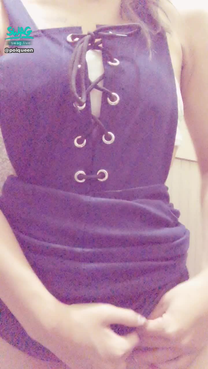 poiqueen : 小哥哥指定淫片 上班時間大開雙腿玩陰蒂