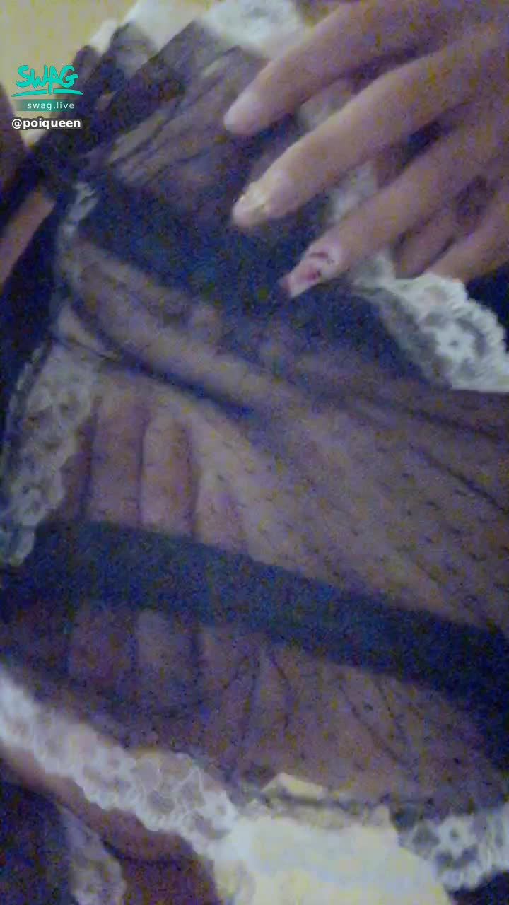 poiqueen : 🔥火辣女僕 醉醺醺的小哥哥 一到就先抓大奶了