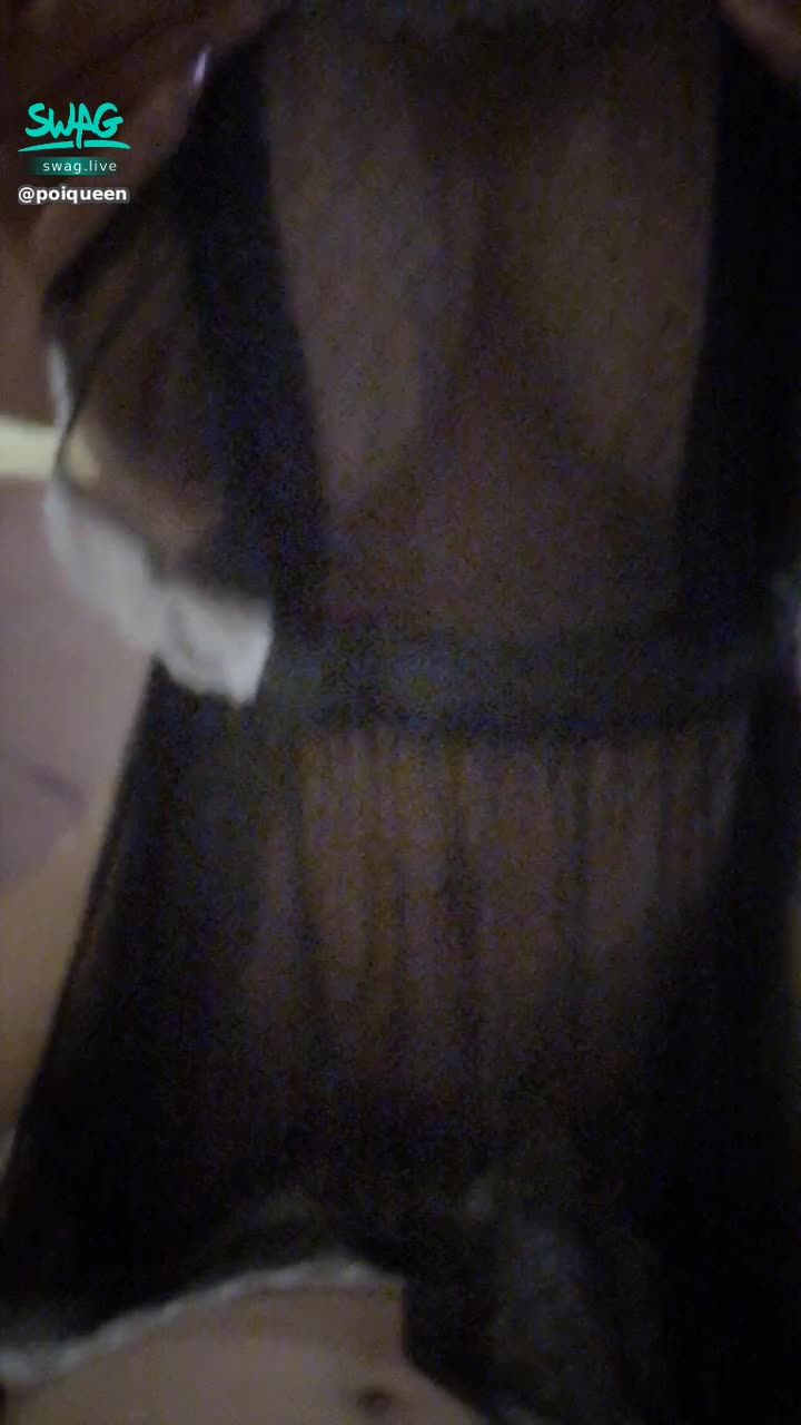 poiqueen : 🔥火辣女僕 在小哥哥上身搖起來