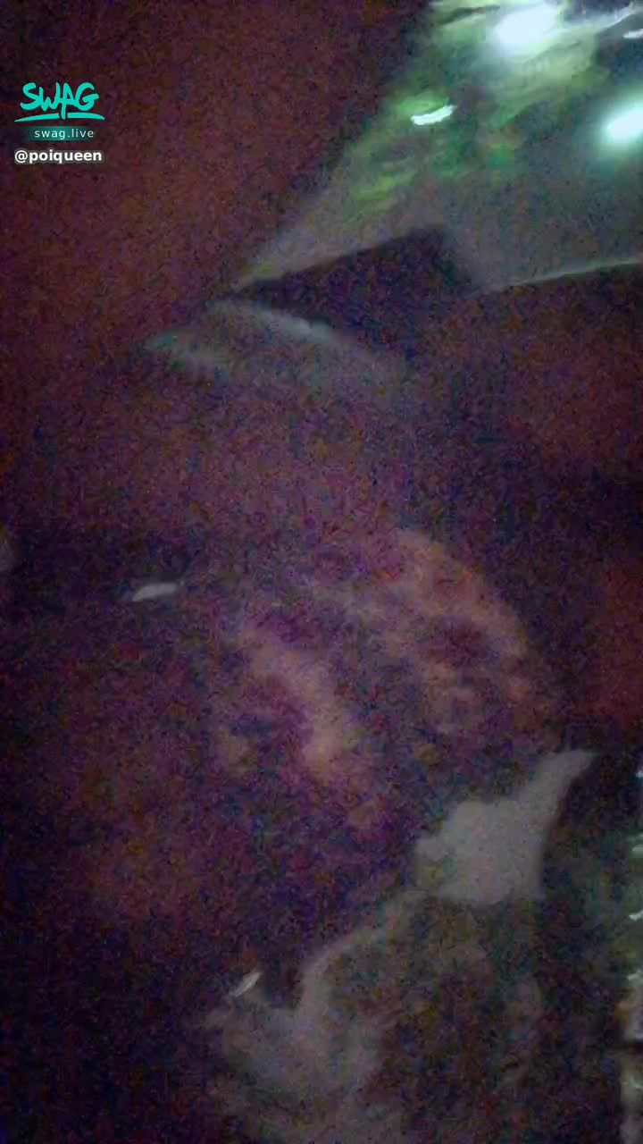 poiqueen : 🚗車震初體驗8 直接趴後車廂了