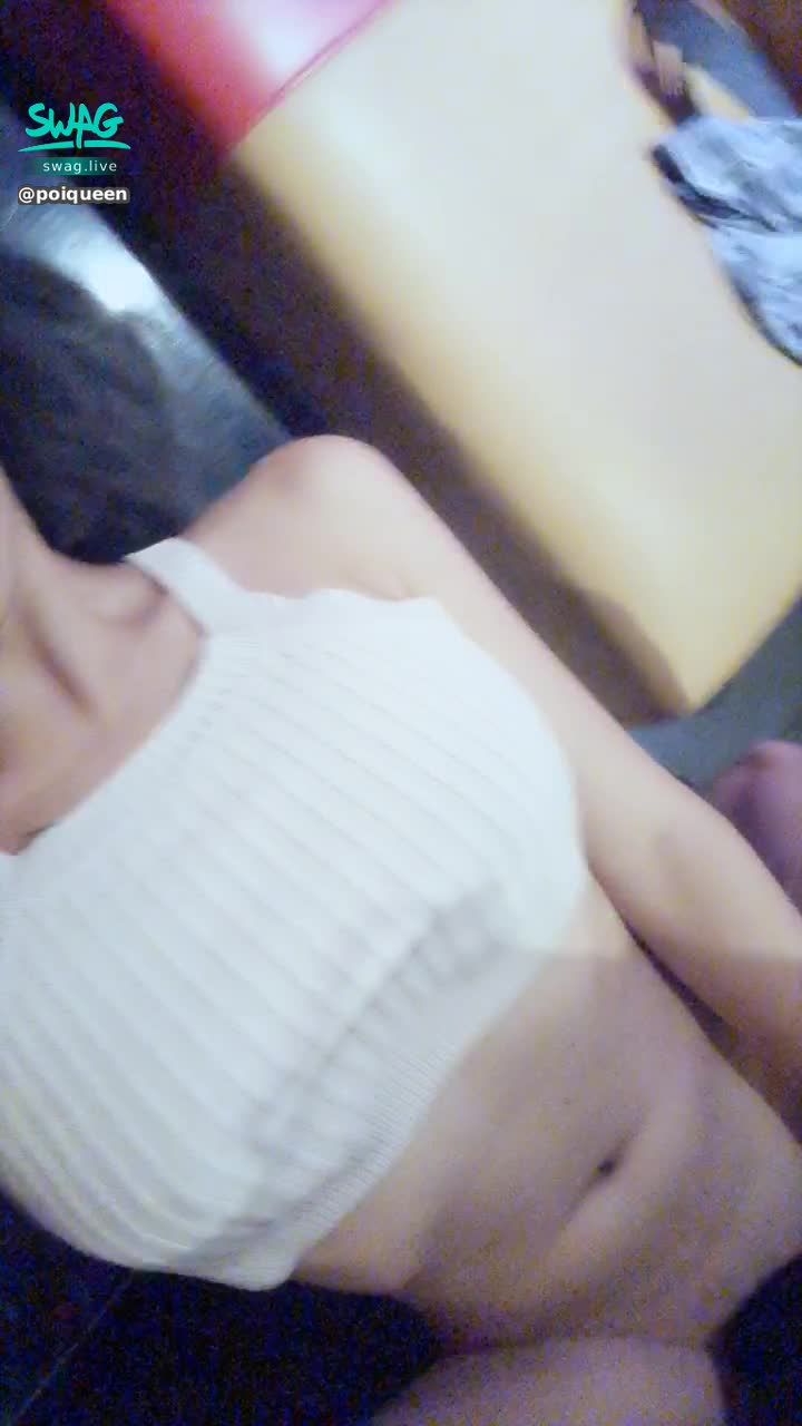 poiqueen : 🎤性愛KTV 壓在桌上幹 還露到臉