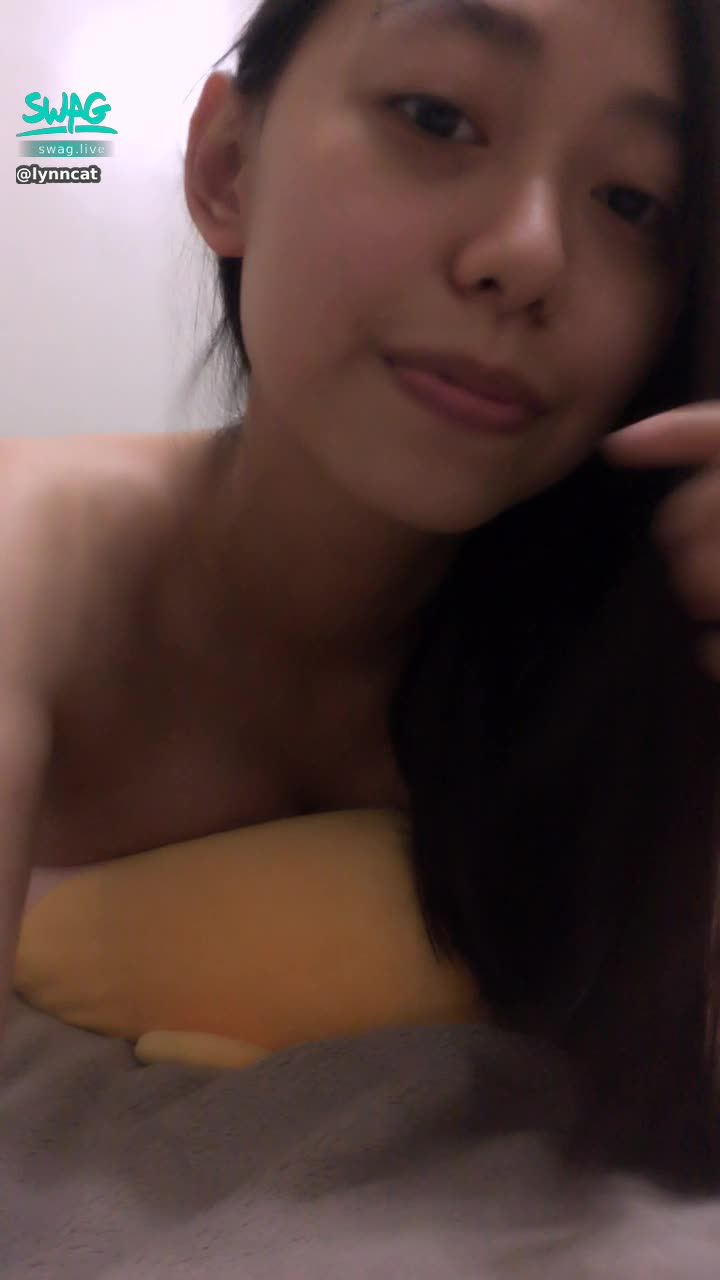 l*****t : 🔊有葛格想當這顆抱枕嘛❤️❤️❤️                           沒有最騷只有更騷ㄌ💦😍😍😍😍