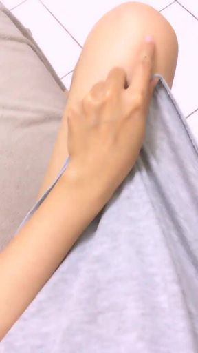 l*****t : ⬇️繼續往下拉好嘛👅💦                                           ❤️贈禮換福利又來嘍❤️                                                        ㊙️贈👠領取貓咪絕對騷舞長片一支唷🔞                        🍛晚餐時間🍴等貓咪吃飽賣力騷給葛格看😈