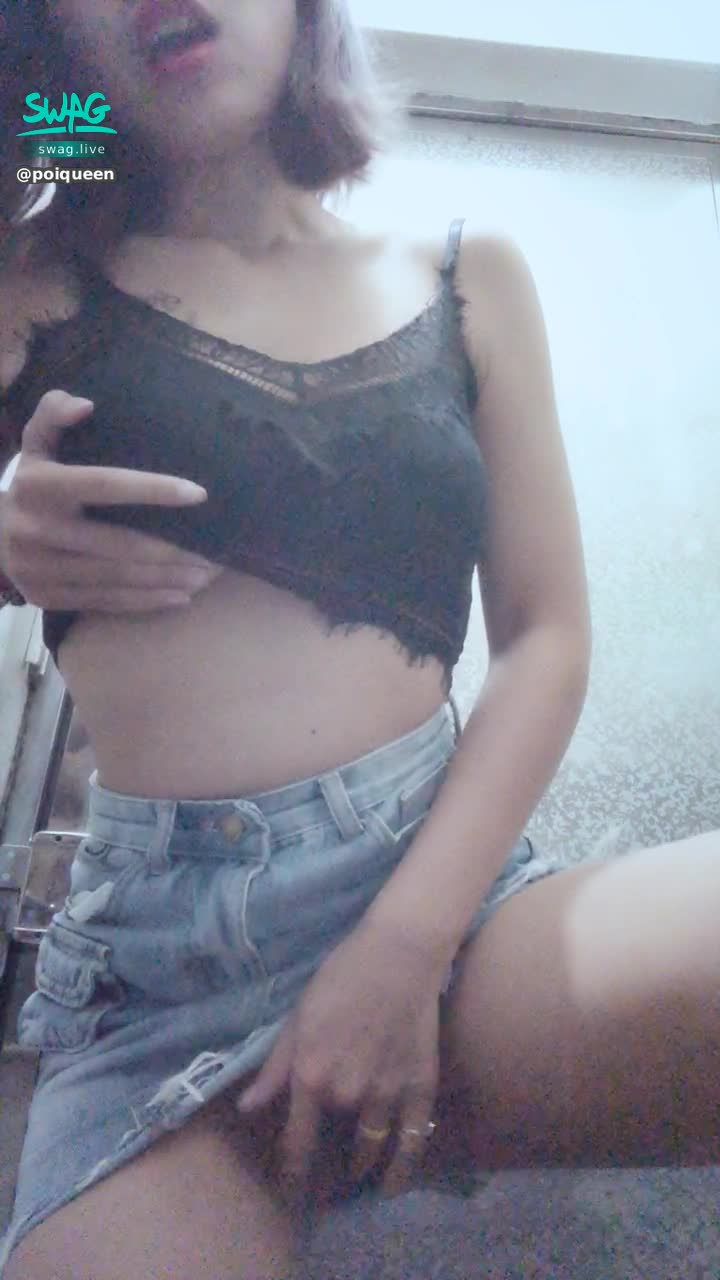 poiqueen : 🔥上班時間耍破  露臉慰慰 好舒服