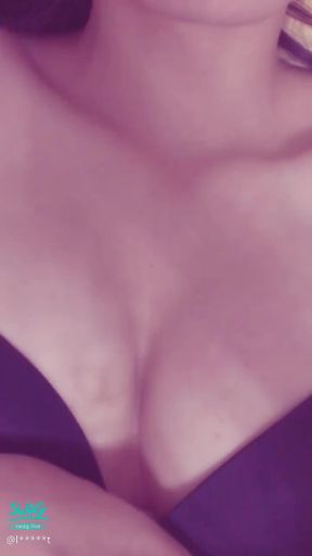 l*****t : ❤️這個奶子用來摩擦肉棒應該不錯😈