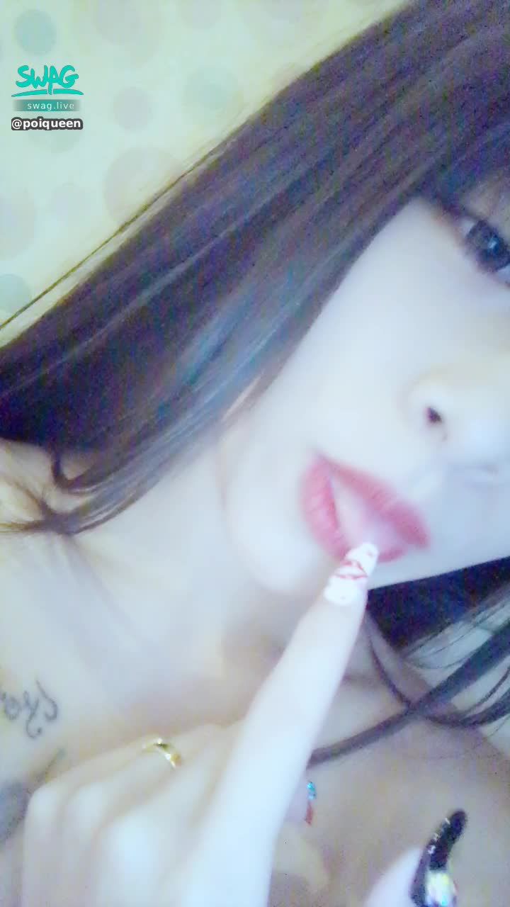 poiqueen : 🔥巨乳KTV 腿開嘍