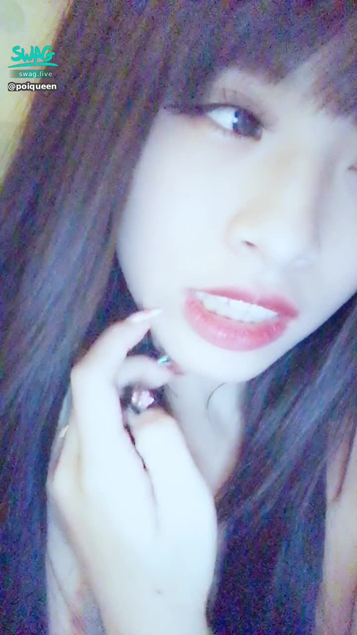 poiqueen : 知道我哪裡不一樣的人 🉐️ 巨乳隱藏版 （是你們愛的姿勢