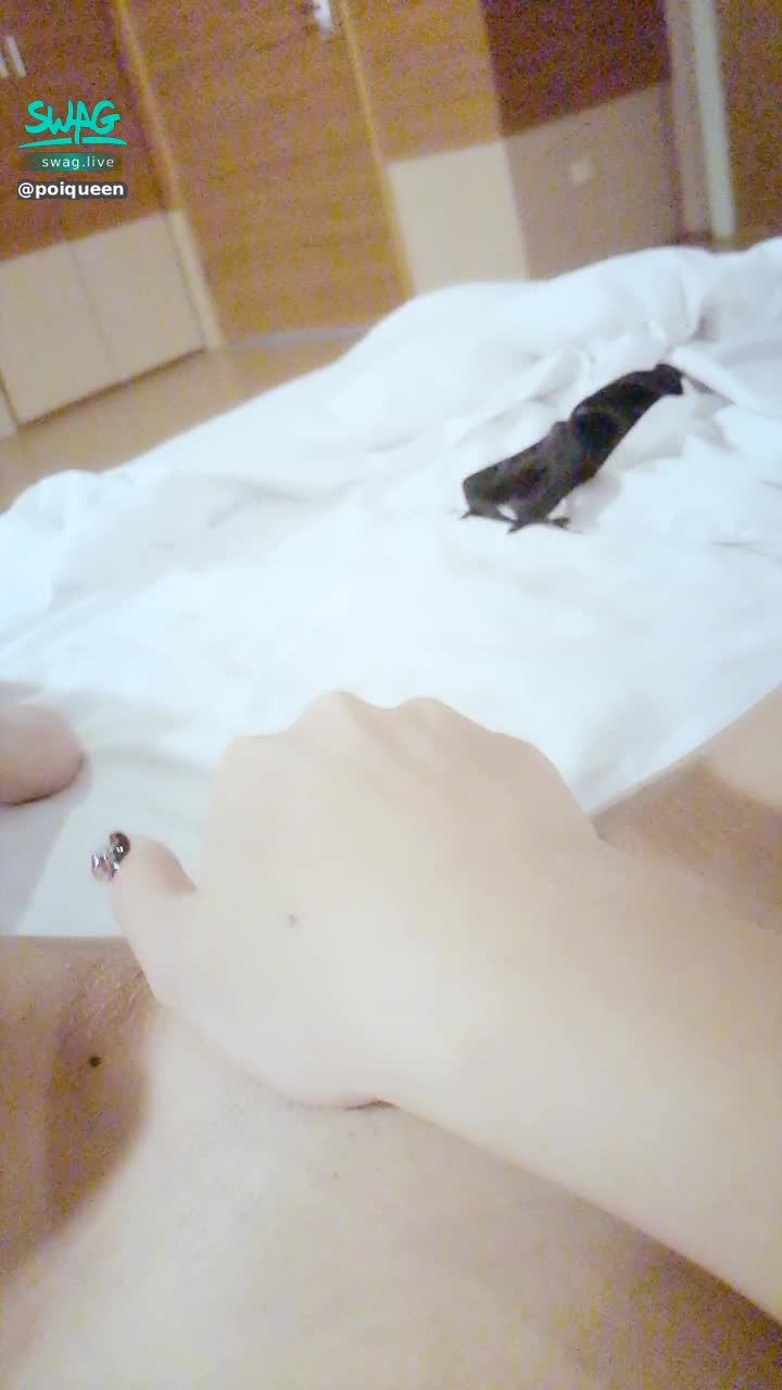 poiqueen : 👄無套實戰 肉肉哥哥初體驗 中出