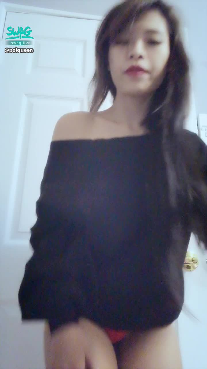 poiqueen : 露臉➕跨開腿