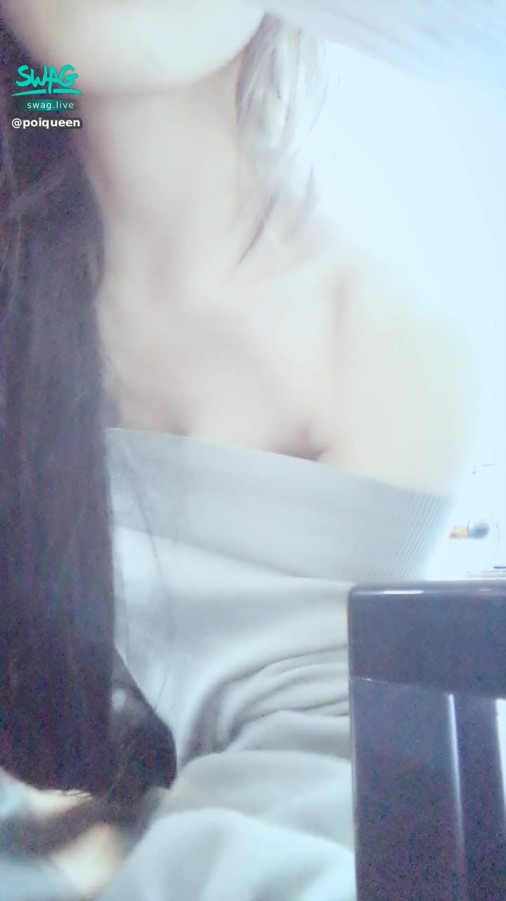 poiqueen : 🔞#男友視角之偷窺女友上班 在櫃檯這樣抽插好嗎⋯⋯