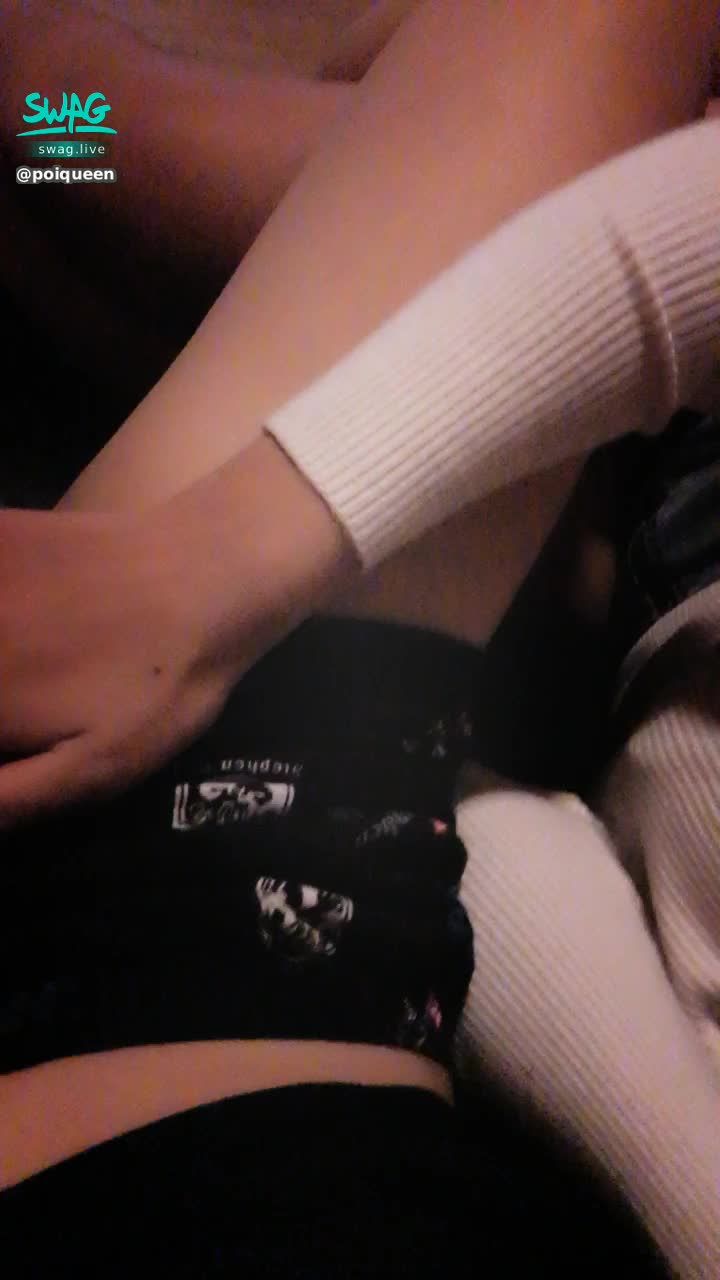 poiqueen : ❤️MTV高潮記❤️ 騷女摸著我的雞巴