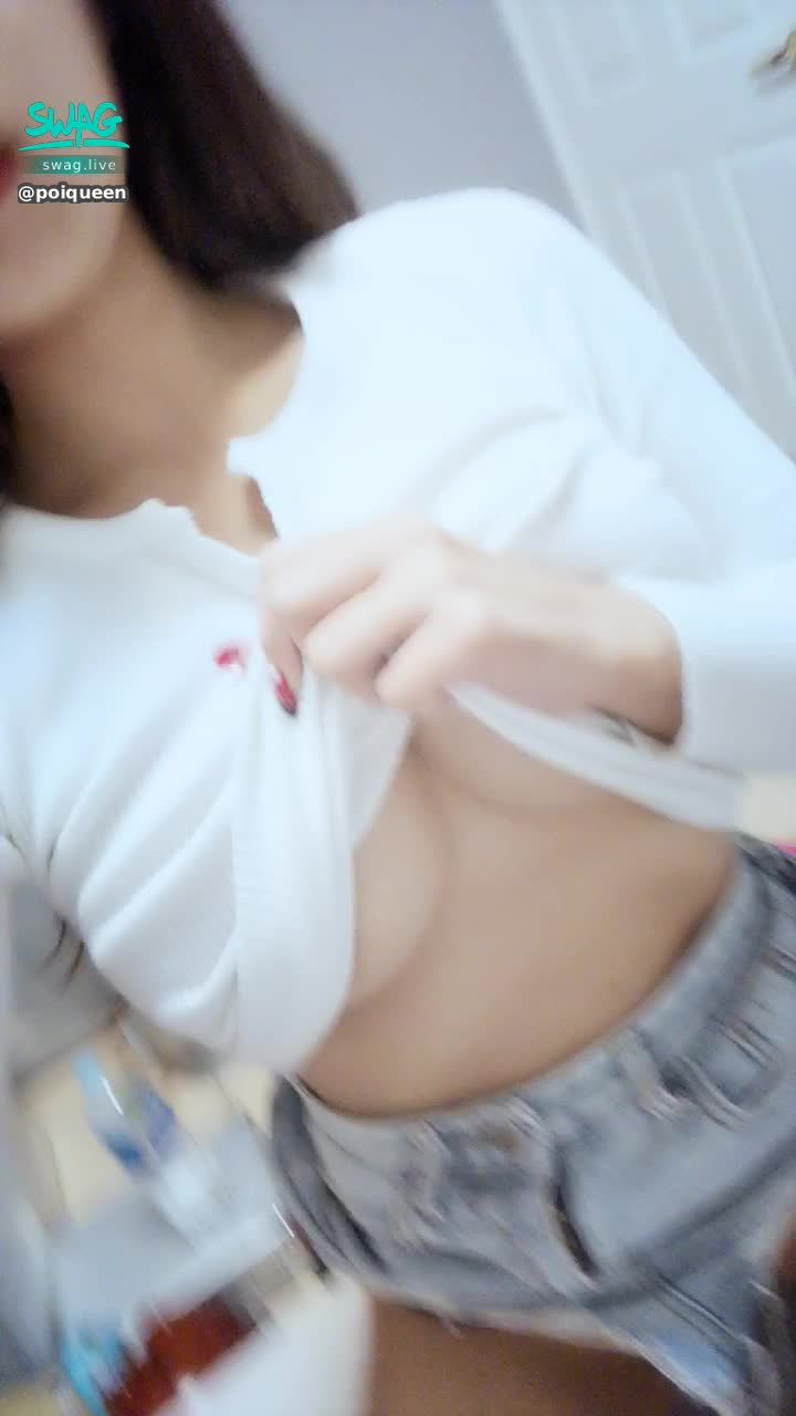 poiqueen : 我女上位臉就是這樣 奶就是那麼晃