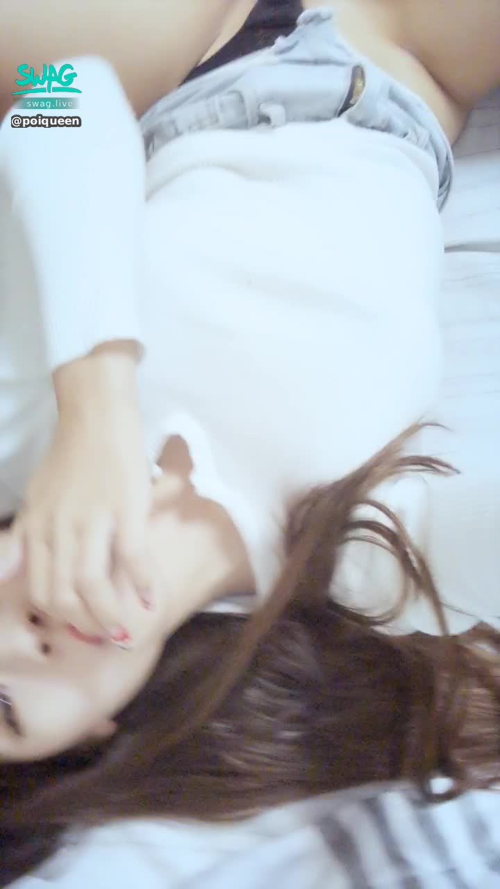 poiqueen : 露全臉 還大開腿讓鮑魚肉跑出來