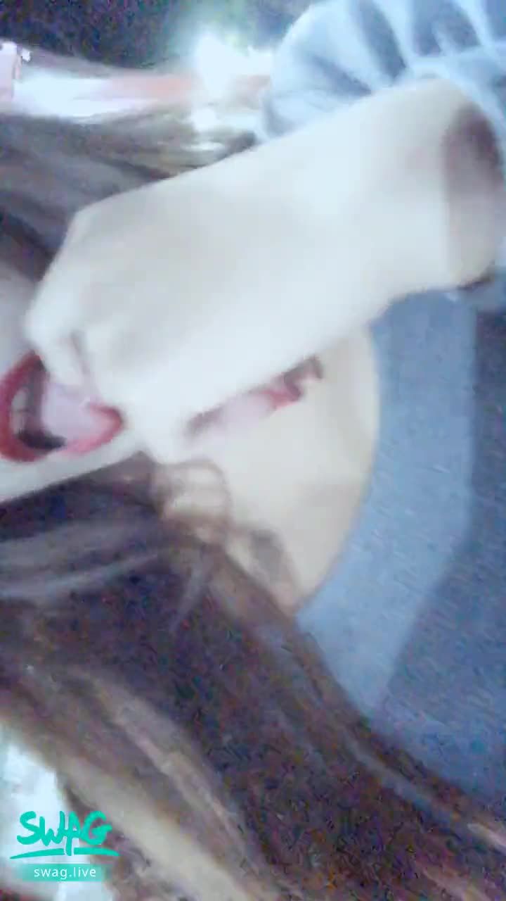 poiqueen : 在同事面前