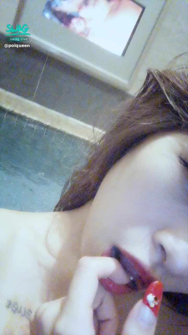 poiqueen : ❌浪蕩Bitch之露臉仿AV❌  露臉揉大奶 好熱