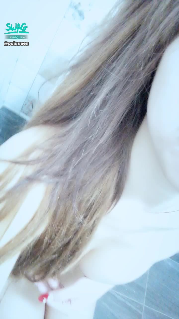 poiqueen : 我在大便💩 誰想看我的大便💩 🤣