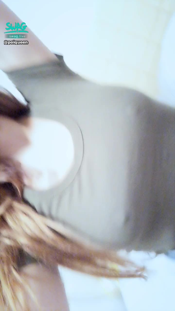 poiqueen : 👁姊姊大～晃～奶～