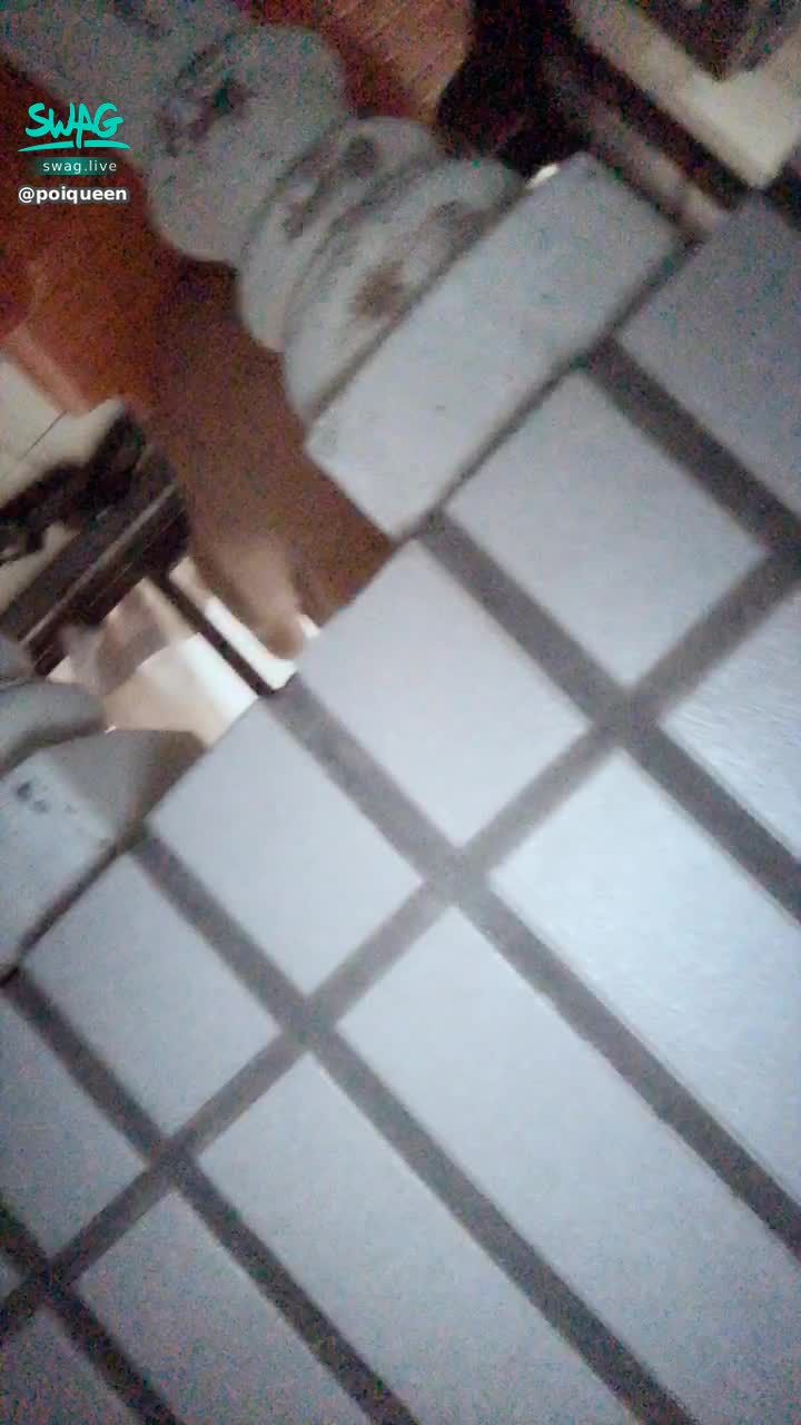 poiqueen : 🌞陽台晨炮🌞 讓鄰居看免費成人片