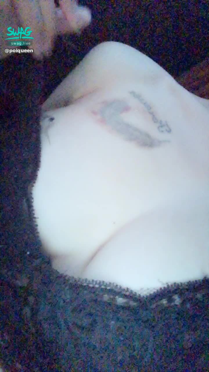 poiqueen : 出門直接不穿內衣❤️