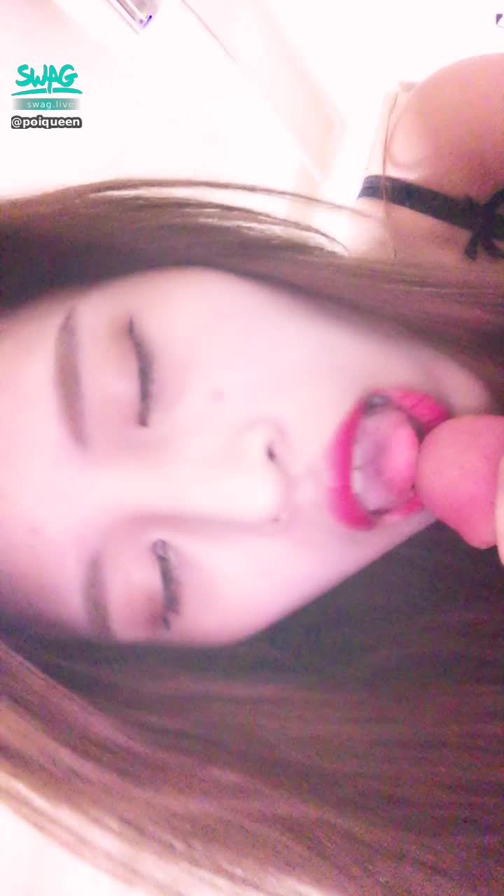 poiqueen : 🔞🔞露臉口交🔞🔞 全臉看鏡頭舔著馬眼